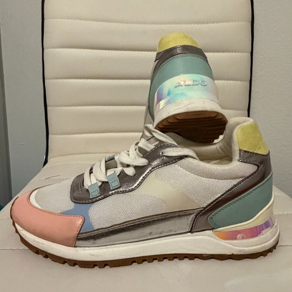 Aldo Women’s White Casual Sneakers – Size 8.5 – Stylish Everyday Comfort